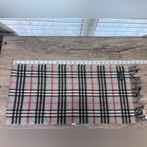 BURBERRY 100% CASHMERE Scarf Check Scarf Gray - Picture 3 of 3